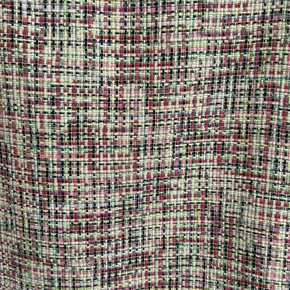 Ann Taylor Pink Tweed skirt, Size 8 - Picture 2 of 8